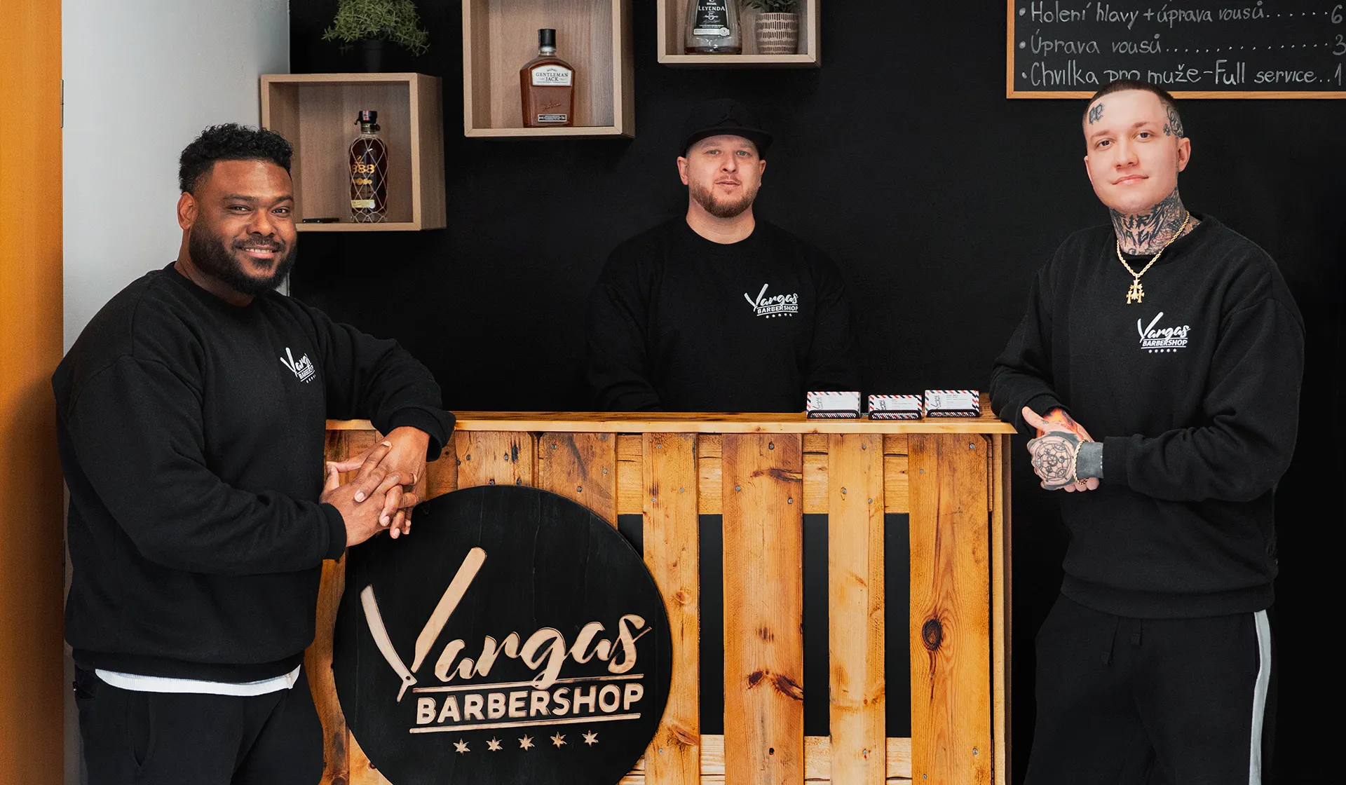 Ramon Vargas v barbershopu na Tržním náměstí v Liberci