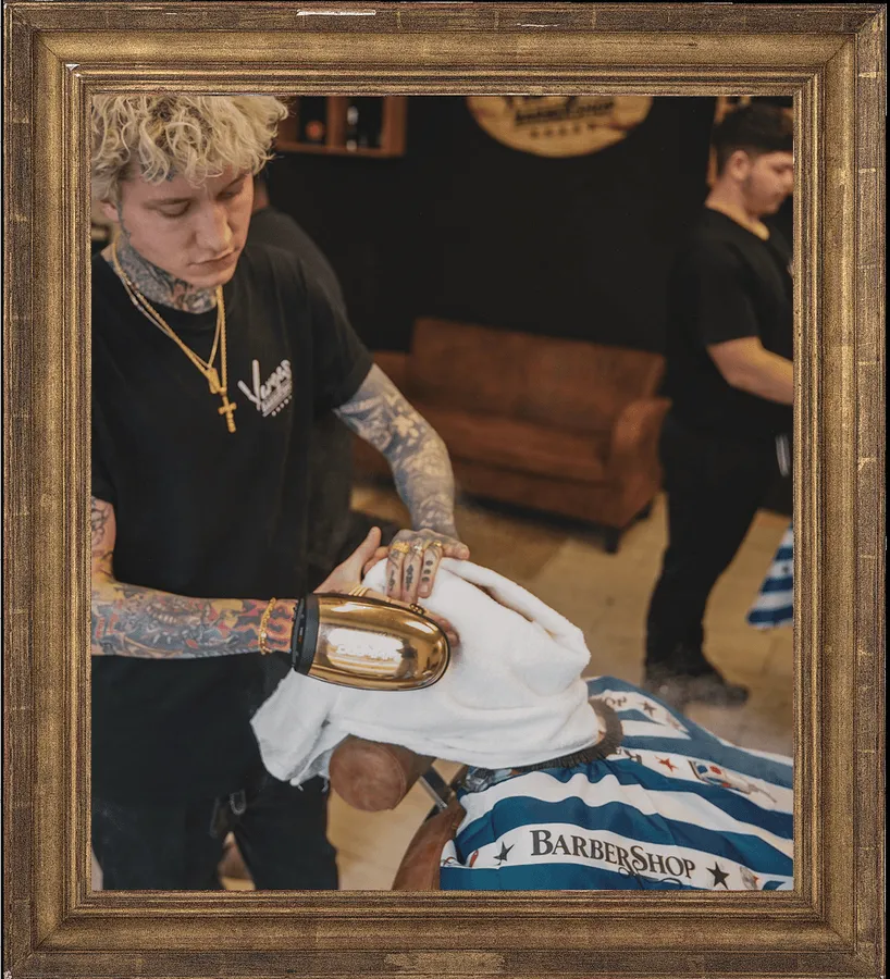 Napaření horkým ručníkem — Vargas Barbershop Liberec